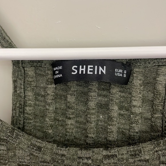 5/$25 Shein crop top bundle - Picture 5 of 9
